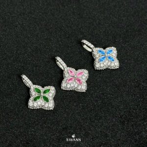 Mặt dây chuyền 4 lá